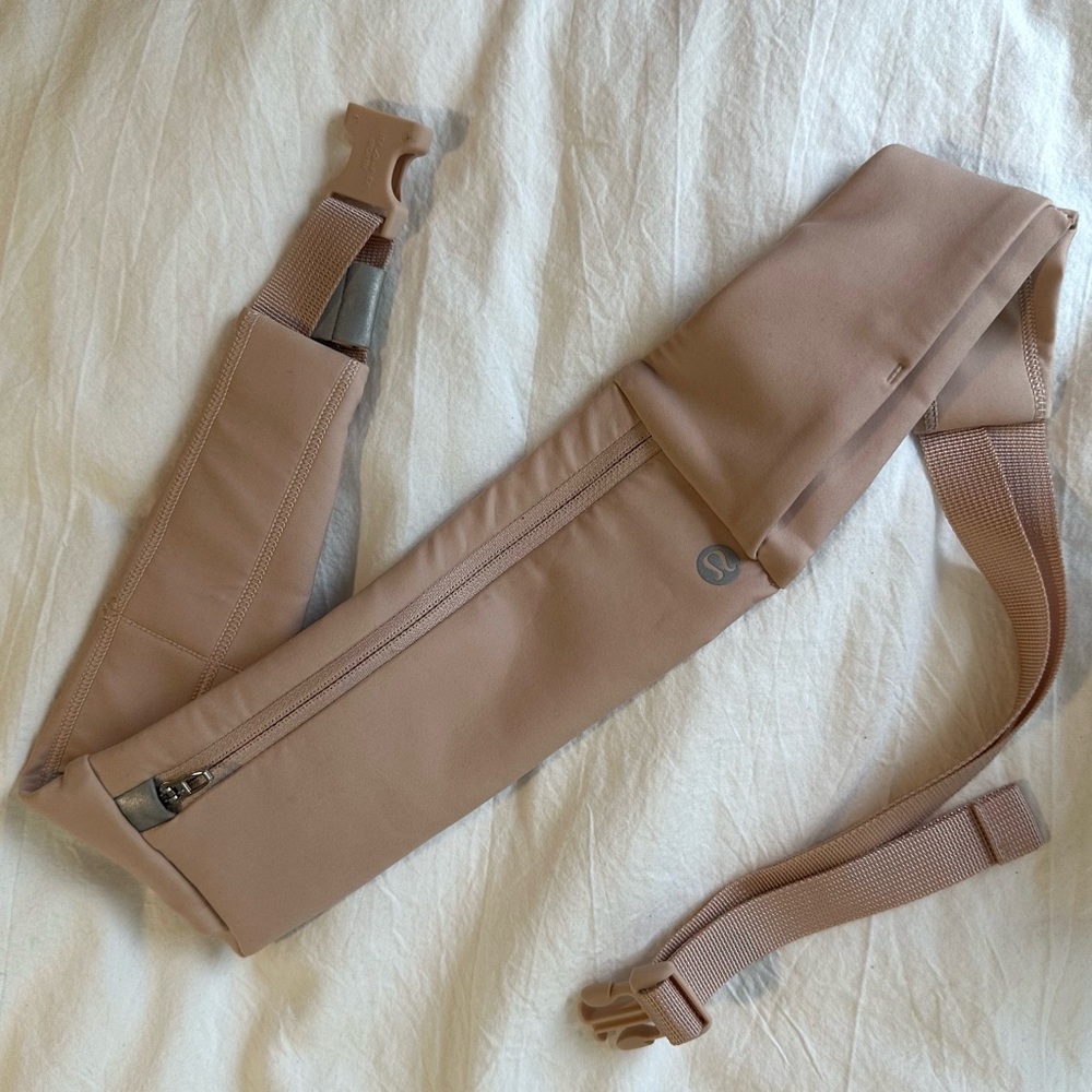 Lululemon Fast and Free Running Belt